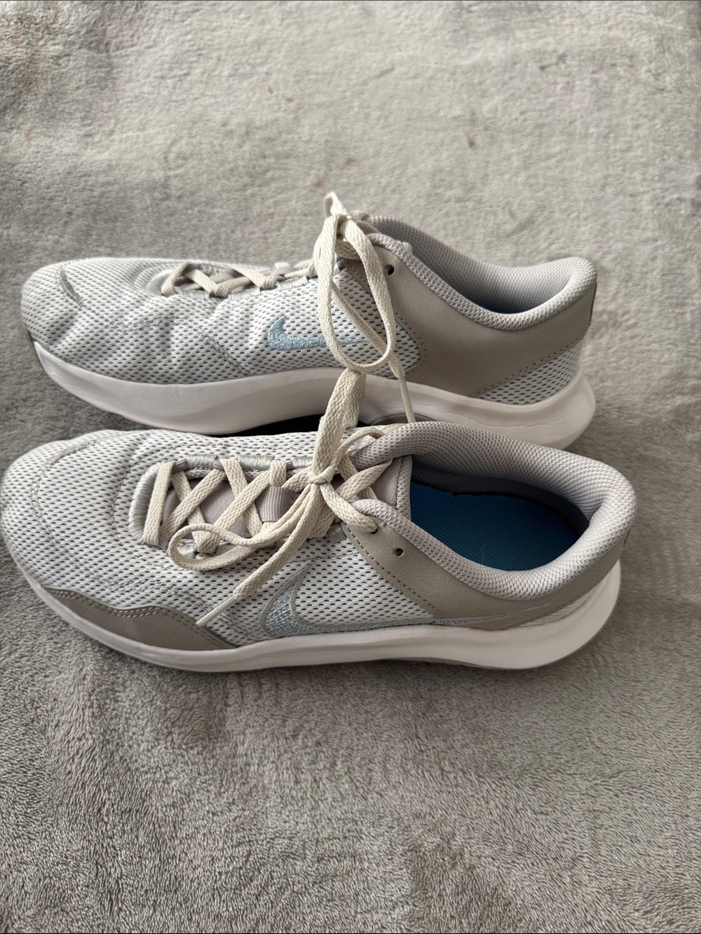 Nike Women's Legend Essential 3